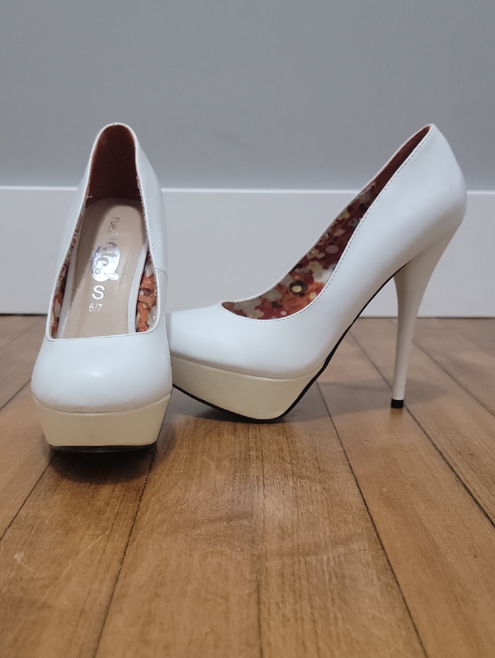 White Platform Stiletto Pumps - Size 6/7